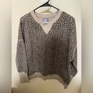 ✨Women’s MV Sport Cheetah Print Crewneck Size L